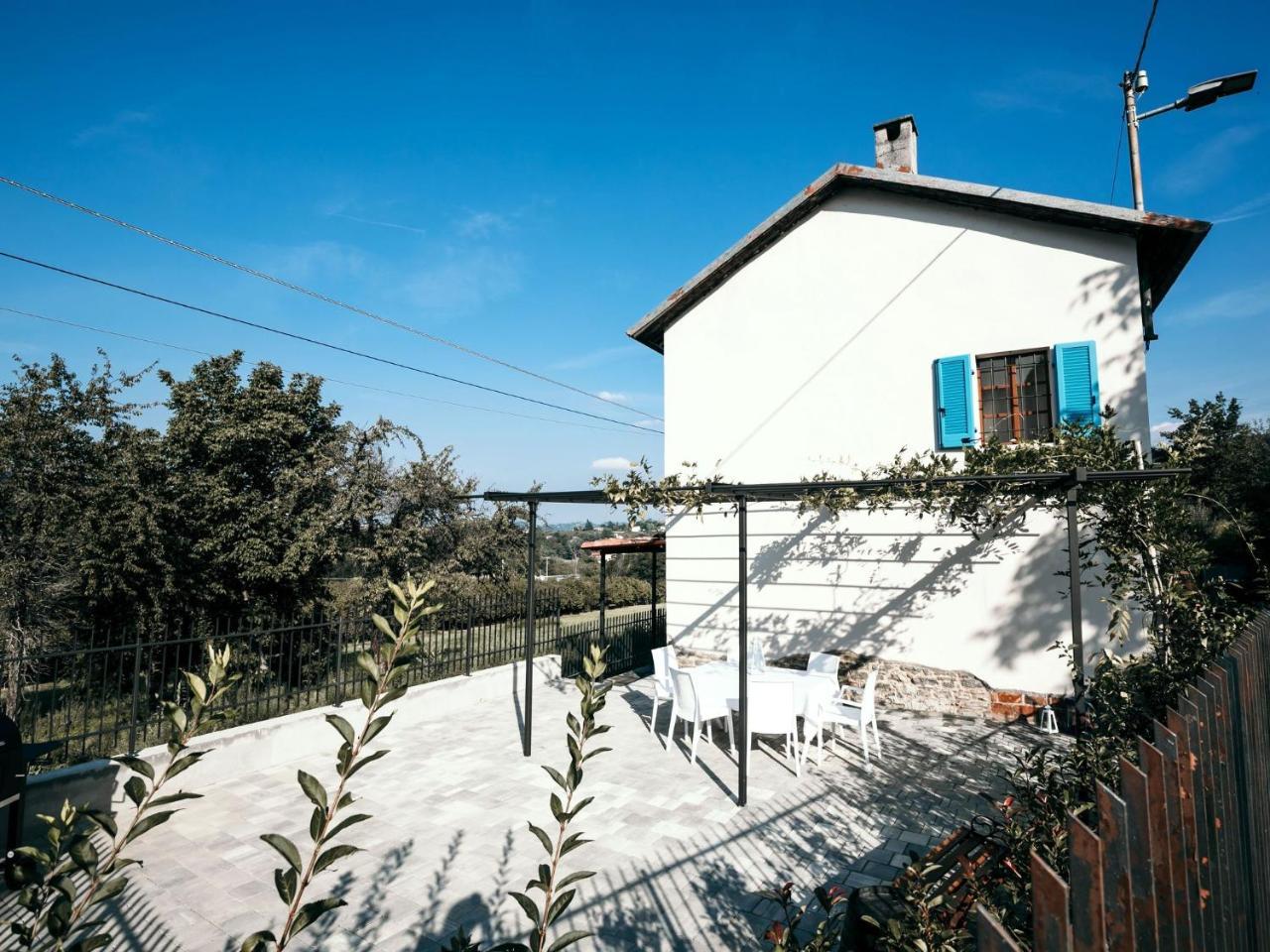 Superb Holiday Home In Piedmont Italy With Fireplace Santo Stefano Belbo Exteriér fotografie